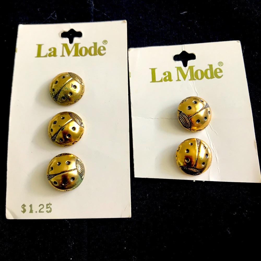 Vintage 5 Gold Tone Buttons , Small, 9/16”